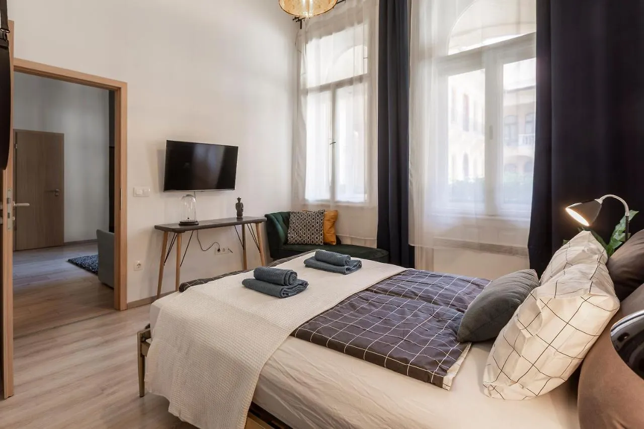 Apartment Deluxe Downtown Home By Elisabeth Budapest Hungary